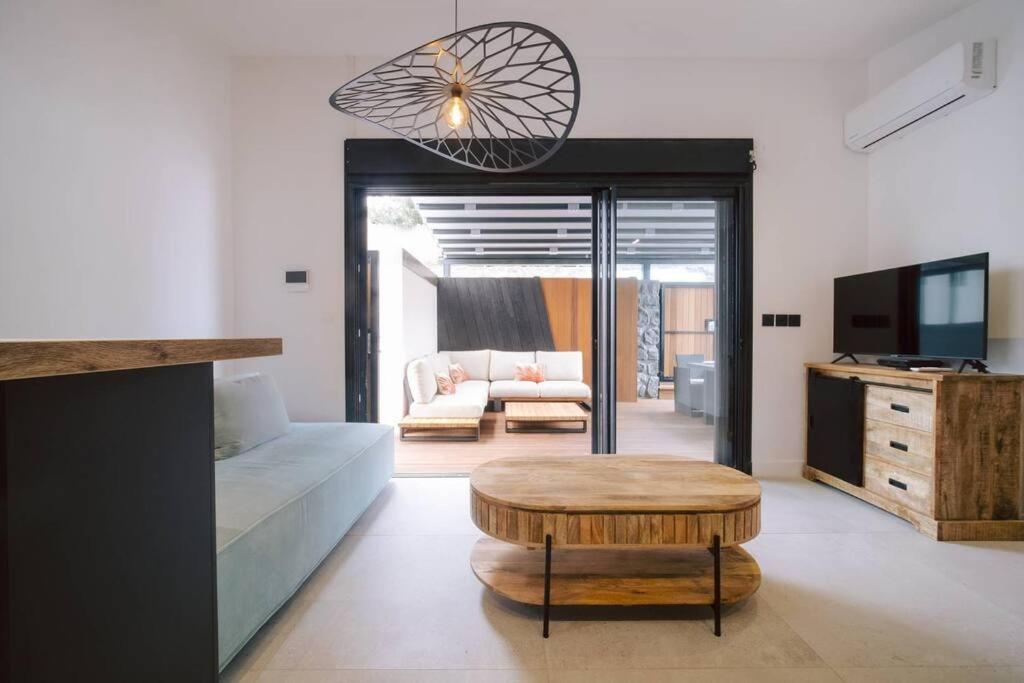 Summer Cosy - Villa Classee 4 Etoiles - 2 Suites Avec Piscine Chauffee Et Jacuzzi Integre Idealement Situee Chemin Summer Saint-Gilles-les Bains Esterno foto